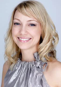파일:MeganRayeManzi-VoiceActress.png