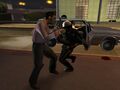 거리 범죄자와 싸우는 Motor officer.