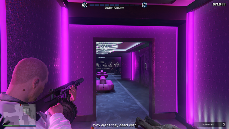 파일:NightlifeLeak-Finale-GTAOe-ChasingToElevator.png
