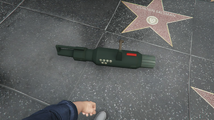 GTA V에서 코스플레이어가 떨어뜨린 총.
