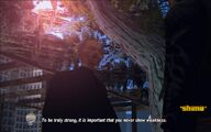 토리턴의 켄지 카지노에 도착한 클로드. 켄지가 지혜의 말로 그를 맞이합니다.