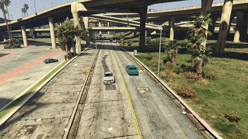 파일:AutopiaParkway-GTAVee-LaPuerta.jpg