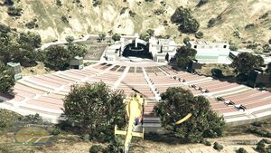 HelicopterTour-GTAOee-Set3-VinewoodBowl.jpg