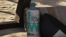 두 번째 예고편에 등장한 Flow Water Zero 병.