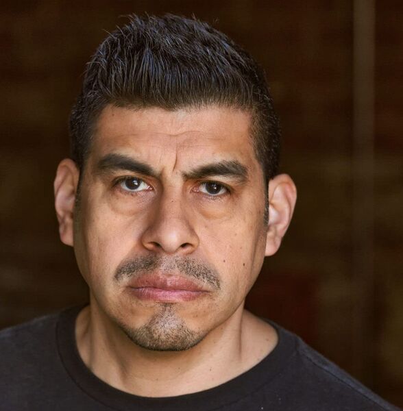 파일:CesarDeLeon-VoiceActor.jpg