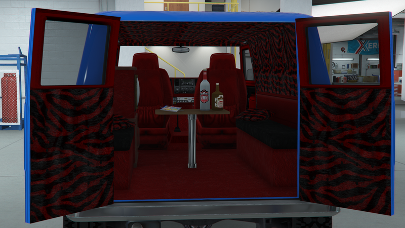 파일:YougaClassic4x4-GTAO-TrimDesign-TV&TableZebraInterior.png