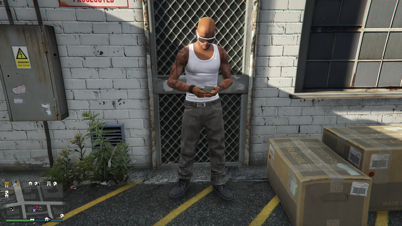 파일:StreetDealer-GTAOe-Location10-Vinewood.png