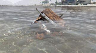 알라모 해변 마리나의 파손된 팬텀.