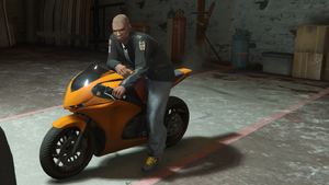 Malc-GTAO-On his bike.png