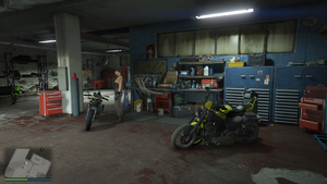 Clubhouses-GTAOe-Layout1-ClubMemberParkingConflictCustomerBike.png