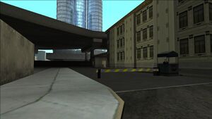 LosSantosPoliceStation-GTASA-ParkingEntrance.jpg