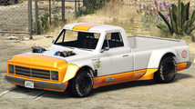 GTA Online의 Ron Racing(론 레이싱) 리버리가 적용된 드리프트 요세미티. (후측면 보기)