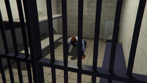 KingTiny-GTAOe-InJail.png