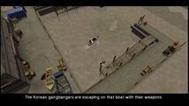 한국 갱단이 보트를 타고 도주를 시도한다.