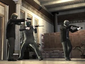 ThreeLeafClover-GTAIV-EnteringBank2.jpg