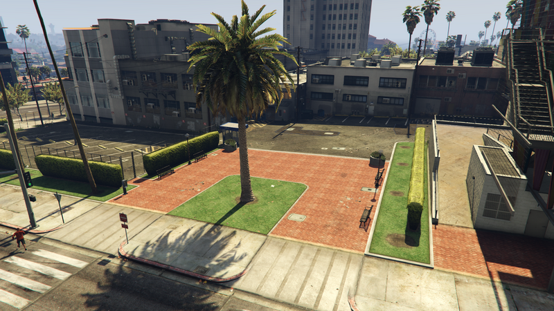 파일:DelPerroParkingGarage-GTAVe-Courtyard.png