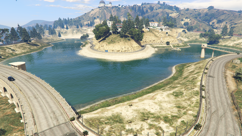 파일:LakeVinewood-GTAV.png