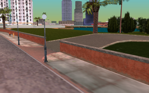 Diaz'sMansion-GTAVCS-Exterior-EntranceDriveway.png