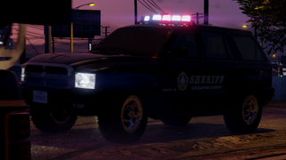 GTA 온라인: 바텀 달러 바운티 예고편에 등장하는 도라도 크루저.