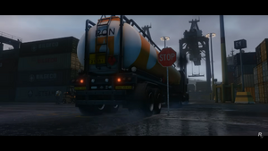 GTAVeAnnouncementTrailer-GTAV-SS15.png