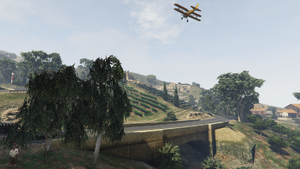 BuenVinoRoad-GTAV-Bridge.PNG