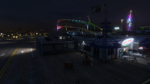 DelPerroPoliceStation-GTAVe-NightView.png