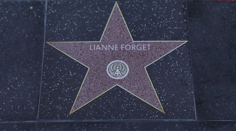 파일:WalkofFame-GTAVee-LianneForget.jpg