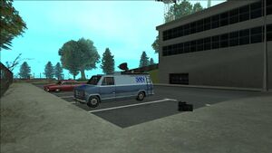 MissionaryHillTransmitterBuilding-GTASA-ParkingLot2.jpg
