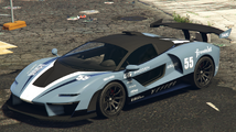 Grand Theft Auto Online의 레드우드 레이싱 도색 에머루스. (후측면 보기)
