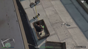 AirFreightCargoRooftopCrates-GTAO-TakeCargo.png