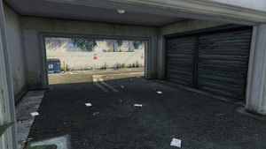 BenefactorGallivanterDealership-GTAVe-GaragePassthrough.png