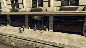LuxuryAutos-GTAVe-Entrance-Day.png