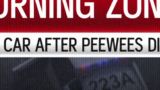 첫 번째 트레일러에 등장하는 차량의 라이트바와 지붕 번호.