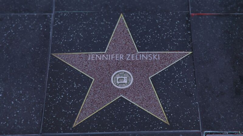 파일:WalkofFame-GTAVee-JenniferZelinski.jpg