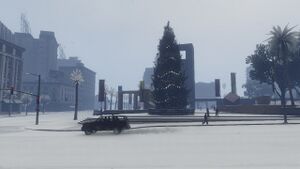 Festive Surprise GTAO Square Tree.jpg