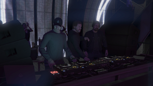 Nightclubs-GTAO-DJ Handover.png