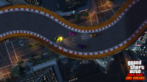 GTA Online의 타이니 레이서 대적 모드에서의 탑다운 시점.