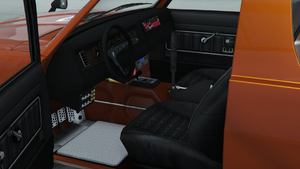 WarrenerHKR-GTAO-Dash-StrippedInteriorwithCarbonDash.png