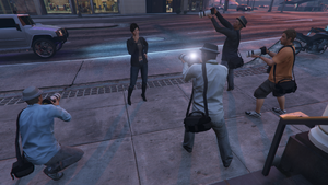 Paparazzi-GTAOe-PhotographingMirandaCowan.png