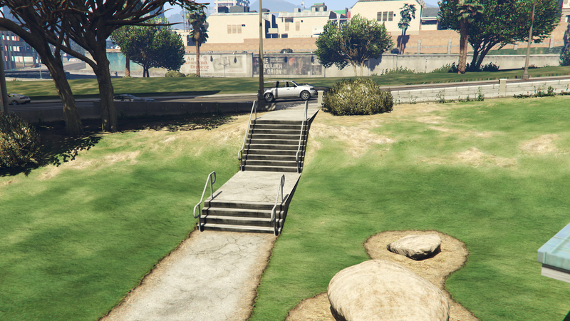 파일:DeckerPark-GTAVe-StepsNorth.png