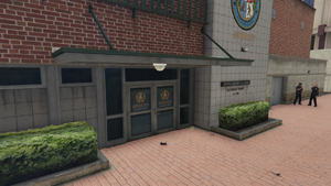 DavisSheriff'sStation-GTAV-Entrance.png