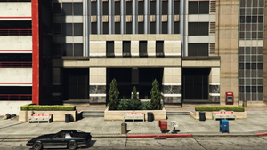 PeacefulStreetBuilding-GTAV-Entrance.png