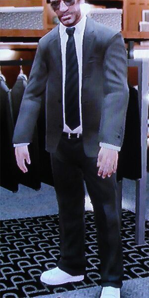 파일:Perseus-GTAIV-Perseuscharcoalsuit-console.jpg