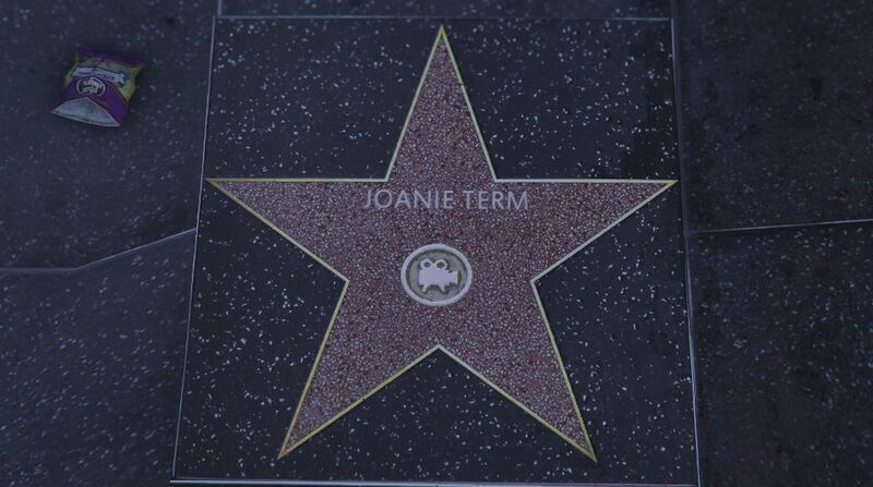 파일:WalkofFame-GTAVee-JoanieTerm.jpg