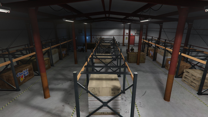 파일:CluckingBellFarms-GTAOe-StorageArea1.png