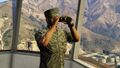 Grand Theft Auto V에서 포트 잔쿠도를 감시하는 군인.