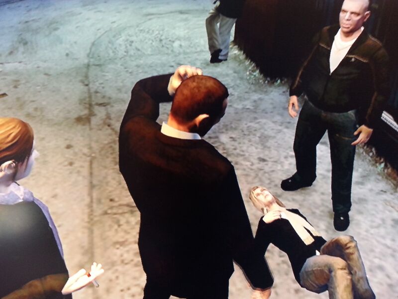 파일:Glitches-GTAIV-LyingPedestrian.jpg