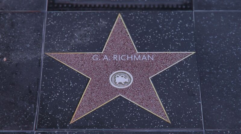 파일:WalkofFame-GTAVee-GARichman.jpg