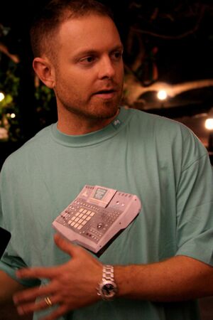 DJShadow-Artist.jpg