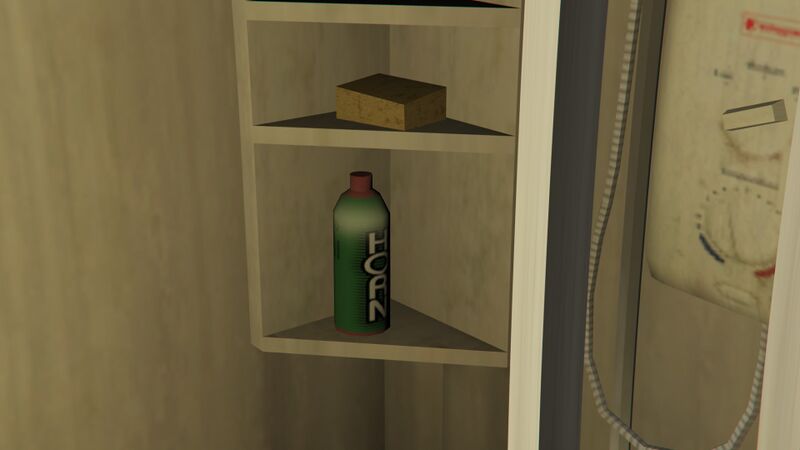 파일:HornDeodorant-GTAV-InShower.jpg